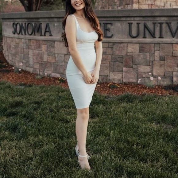 Selfie Leslie ANECDOTE U-NECKLINE KNEE LENGTH DRESS WHITE - Picture 6 of 12